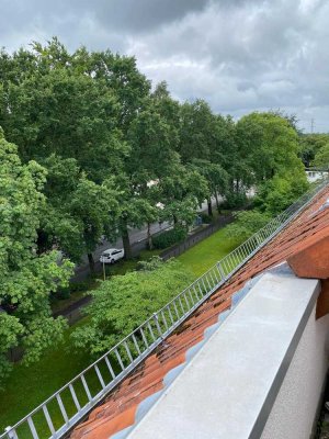 2-Zimmer-Whg. mit großem Hobbyraum und Stellplatz in Pinneberg