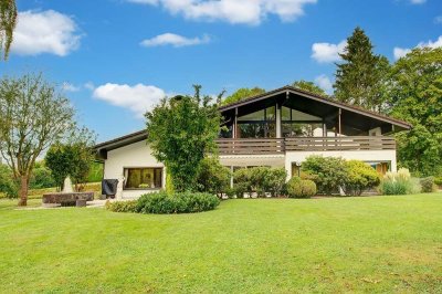 Villa mit Parkanlage im Herzen von Altenkirchen - Stilvolles Wohnen mit privaten Gartenparadies