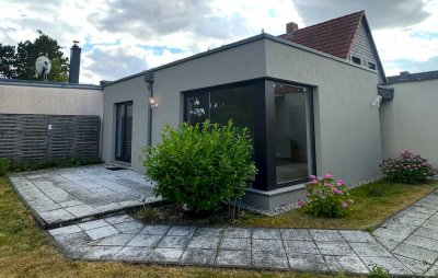 Frohe Zukunft: Doppelhaushälfte  (Keller, Garage, Garten)