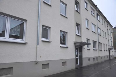 Brühl: Solide vermietete 2-Zimmer-Wohnung mit Südbalkon in Schlossparknähe!