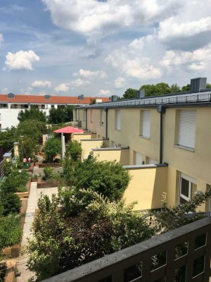 Sonnige 3 Zimmer Maisonette-Wohnung mit großer Dachterrasse und hochwertiger EBK