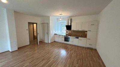 Tolle 2-Zimmer Wohnung mit eigenen kleinen Grünbereich