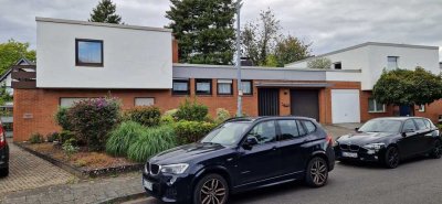 Günstiges 7-Zimmer-Haus in Bergisch Gladbach