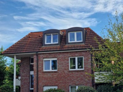 Hausmeister bevorzugt: Freundliche 2-Zimmer-Dachgeschosswohnung mit Balkon und Einbauküche in Melle