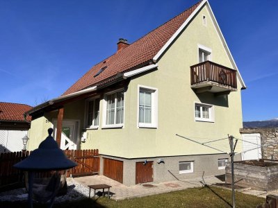 sehr sauberes Stadthaus mit Garage und Garten in ruhiger Lage