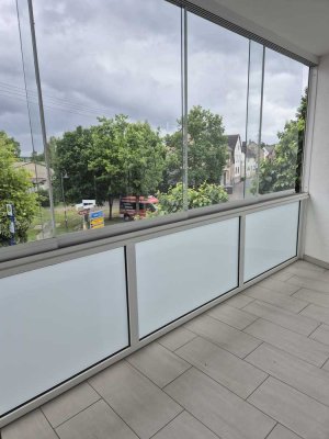 Helle Wohnung im Obergeschoss mit Wintergarten