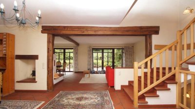 * LARGE SINGE FAMLIY HOME * 
ca. 220 m² / 2386 ft², 5 Bed, 2.5 Bath, 3 Garage, Yard