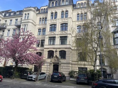 Stilvoller Altbau: Vier Zimmer in der Kölner Neustadt