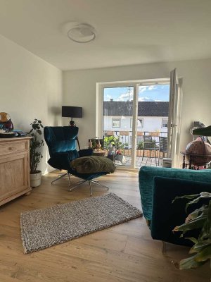 Neuwertige, stilvolle 2-Zimmer Wohnung mit Balkon