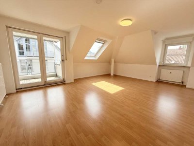 3,5 Zimmer mit großer Küche, Balkon & 2 TG-Stellplätzen