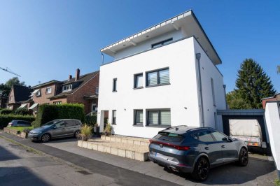 Junkersdorf - vermietetes 2 Parteienhaus - freistehend - sehr guter Zustand - Sackgasse