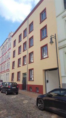 Schöne 2 Zimmer Wohnung mit Einbauküche und Balkon