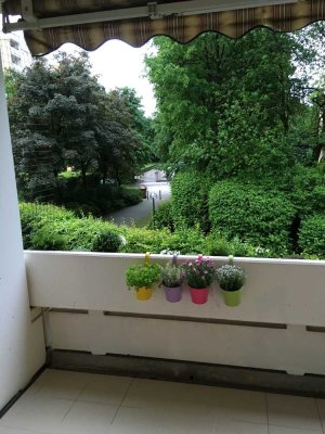 Ab 01.10.2025 - Wunderschöne, ruhig gelegene 3-Zimmerwohnung, Loggia, Einbauküche, TG