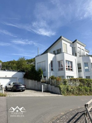 Exclusives,freistehendes Anwesen in exponierter Lage und herrlichem Weitblick über den Rursee