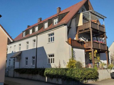 Altbauwohnung (2 Zi. mit Essküche, Bad und Kaminofen) in Westheim