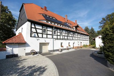Stilvolles Wohnen im Denkmal – Historische Doppelhaushälfte mit Charme in Schöpstal