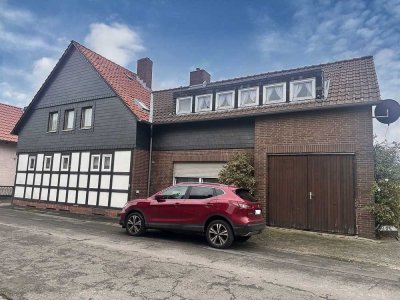 Söhlde-Bettrum: Sanierungsbedürftiges Einfamilienhaus mit Einliegerwohnung