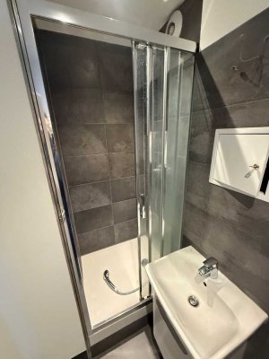 *IDEAL FÜR SINGLES + STUDENTEN* 2-Raum Wohnung mit Duschbad