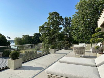 Futuristisches Penthouse in erster Wasserlinie mit Rundumverglasung und privatem Bootssteg