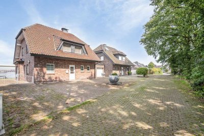 Ein geräumiges, bezugsfertiges Haus mit hübschem Garten und Schwimmingpool