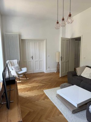 Exklusive 4-Zimmer-Altbauwohnung mit gehobener Innenausstattung und EBK in Frankfurt-Bockenheim