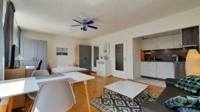 Helle Einzimmerwohnung  in Peterswerder mit Balkon, Einbauküche und Keller