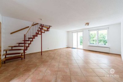 Modernisierte Reihenhaushälfte mit Tiefgarage | Neue Heizung, neues Bad, Photovoltaikanlage