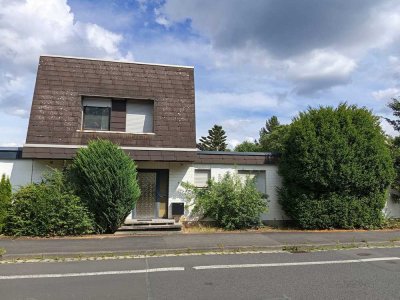 familienfreundliches Einfamilienhaus mit Garagen und Garten in Schweinfurt-Deutschhof