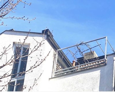 Lichtdurchflutete Dachterrassenwohnung im Herzen von Schwabing