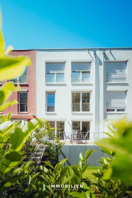 Stralau: Neuwertiges Reihenmittelhaus