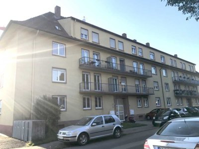 Sehr schöne Wohnung - 4 Zimmer, Küche, Bad, Gäste WC, 2 Balkone und Gartenstück in ruhiger Wohnlage