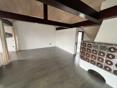 Eleganter Bungalow mit Einliegerwohnung und hochwertigem Wohnkomfort auf drei Ebenen.