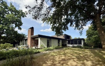 Architektenbungalow am Waldrand – Einzigartiges Wohnambiente in Hannover-Marienwerder