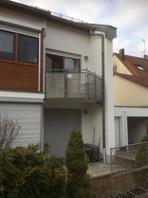Ansprechende und gepflegte 2-Zimmer-Wohnung mit Balkon und EBK in Schnaittach