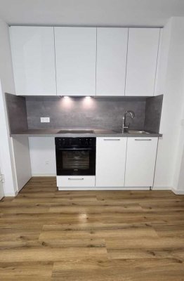 Erstbezug nach Renovierung! Gehobene 1,5 Zimmer-DGW mit neuer Küche und Südbalkon - zentral in Worms