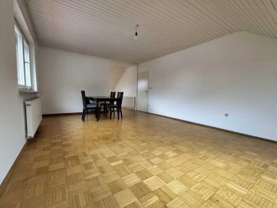 Modern, großzügig & bezugsfrei – 4 Zimmer mit Stellplatz und Keller!