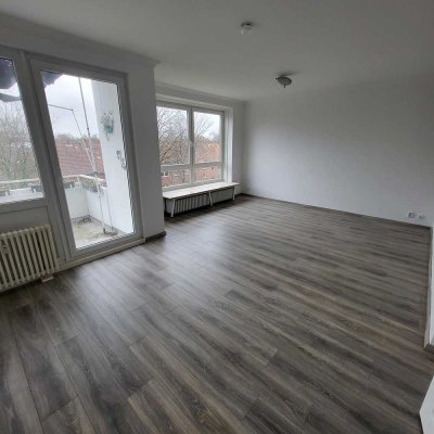 Erstbezug nach Sanierung: stilvolle 4-Zimmer-Wohnung mit Balkon in Cuxhaven