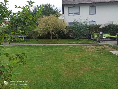 Renov.-bed.-Zweifamilienhaus und Bauland