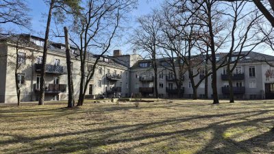 Helle, moderne Dachgeschosswohnung  mit Terrasse und Südausrichtung