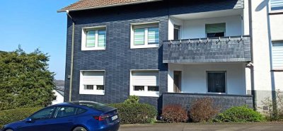 Modernisierte Wohnung, 2 Zi, Küche, Diele, Bad