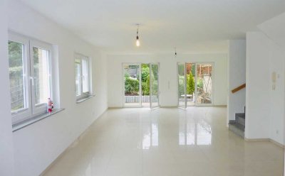 Wunderschöne Doppelhaushälfte, Nähe Schloß Bensberg, umfassende Modernisierung 2021