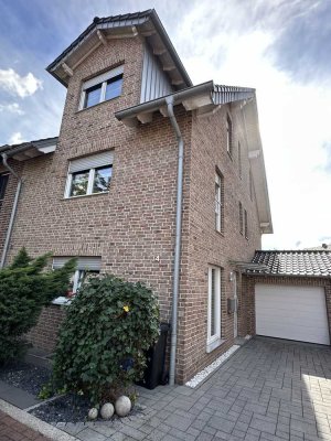 Hochwertige Doppelhaushälfte in Neussfurth (Nähe Kaarst, A52/A57) mit Sauna & Küche