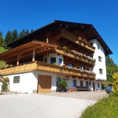 Ruhige Dachgeschosswohnung in Oberau ab Ende Mai zu vermieten
