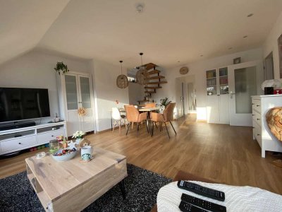 Lichtdurchflutete Dachgeschoss-Maisonettewohnung im Siepental