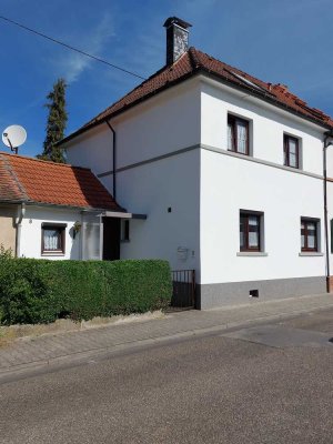 Familienfreundliche DHH mit Garten und ausgebautem Dachgeschoss