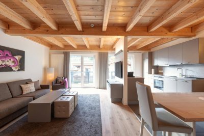 Stylische Alpen-Suite mit Wellnesskomfort