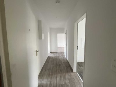 Helle 3 Zimmer Wohnung mit Südbalkon in Bremerhaven-Surheide