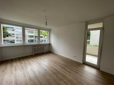 ~ Helle 3-Zimmerwohnung ** Balkon ** Frisch renoviert und einzugsbereit ~