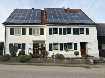 Großzügiges Anwesen mit 2 Doppelhaushälften, Maschinenhalle und Nebengebäude