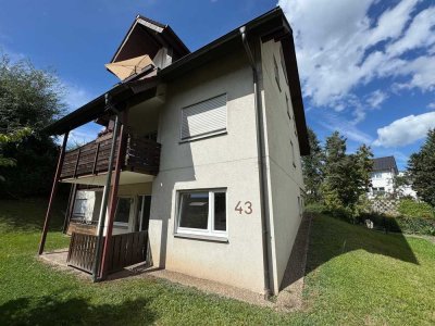 sofort frei - sehr schöne Zweizimmer-Wohnung mit Terrasse - Gartengeschoss